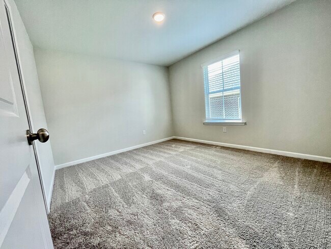 Building Photo - 631 Ridgeland Rd