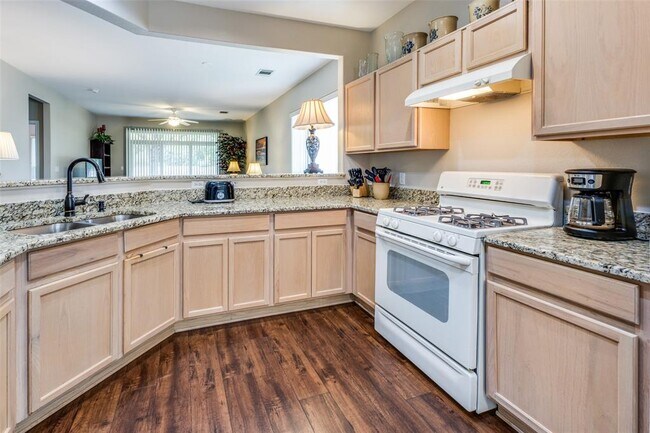 Building Photo - 203 Essex Ln