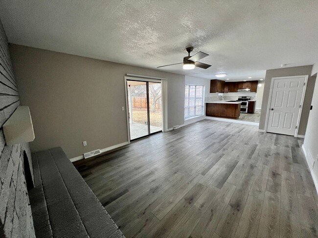 Building Photo - $0 DEPOSIT OPTION! STUNNING 5 BED 3.5 BATH...