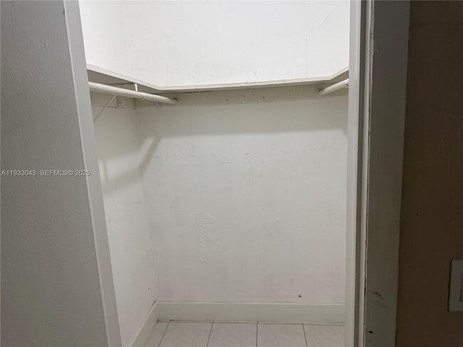 Building Photo - 1280 W 54th St