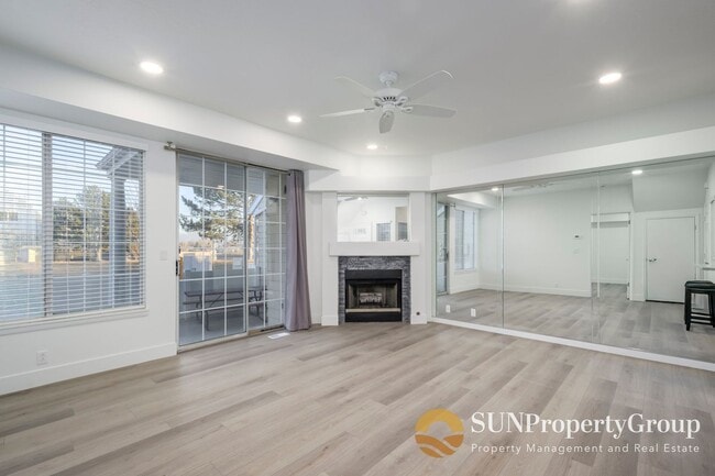 Building Photo - Newly Remodeled Condo In Taylorsville!