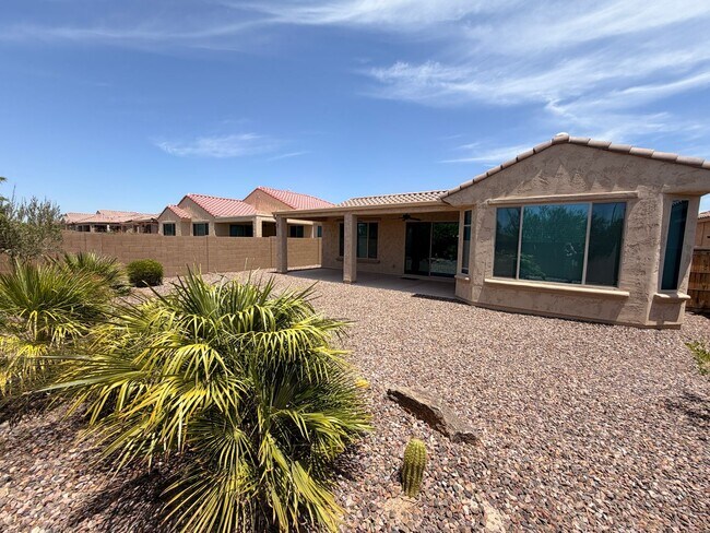 Building Photo - 4024 N Cottonwood Dr