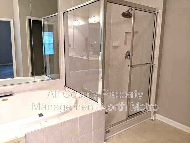 Building Photo - 1207 Waters Edge Trail