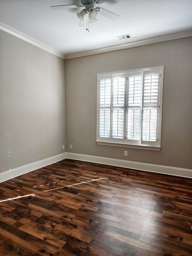 Building Photo - 1141 Silverton Dr