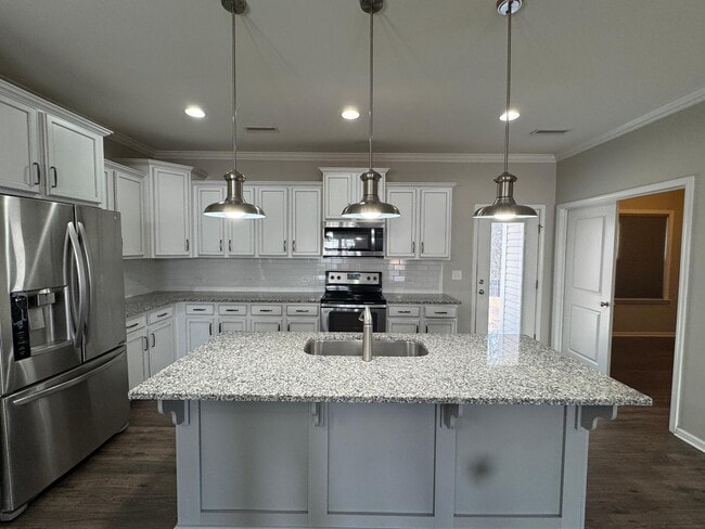 Building Photo - 115 Fortress Dr