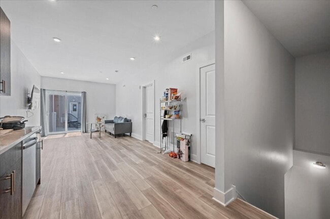 Building Photo - 3938 Haverford Ave