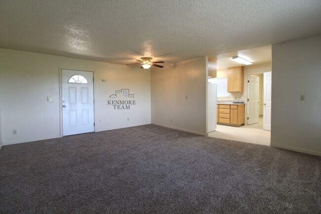 Building Photo - 2 Bedroom, 1 Bath Home in North Pasco