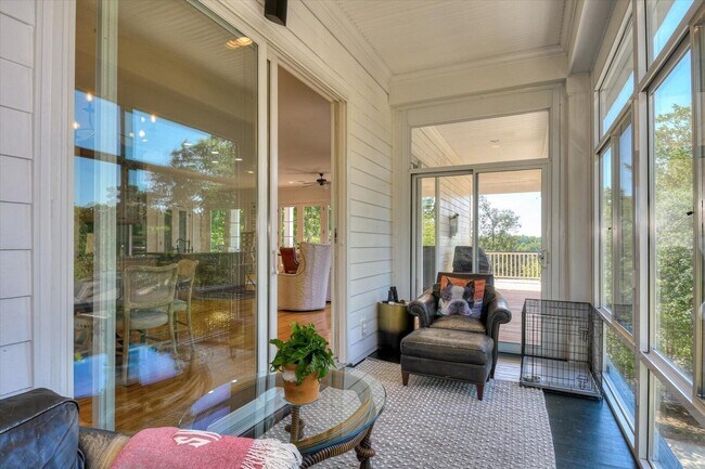 Building Photo - 501 John Fox's Run