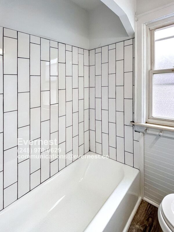 Building Photo - 15395 Ardmore St