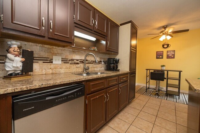 Building Photo - 3 Bedroom Home in North Columbus, GA