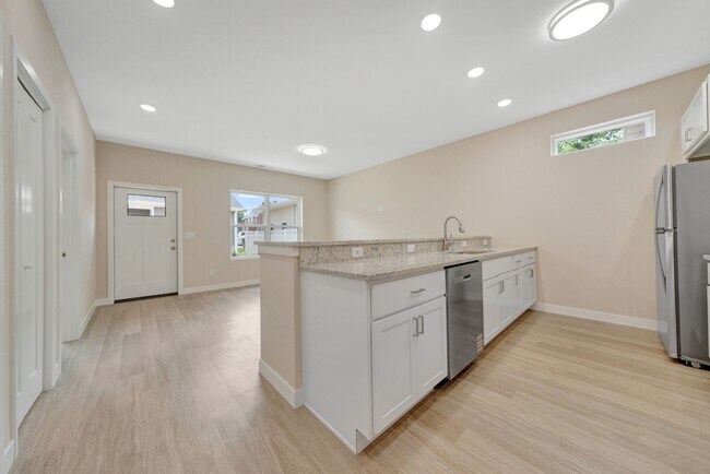 Building Photo - 111 E Ensey St