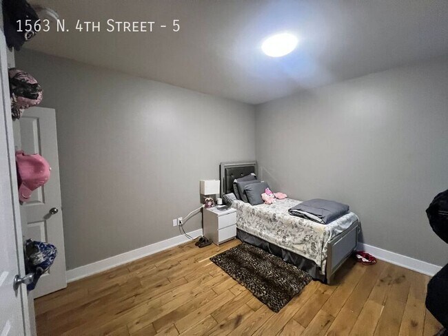 Building Photo - 1563 N 4th St