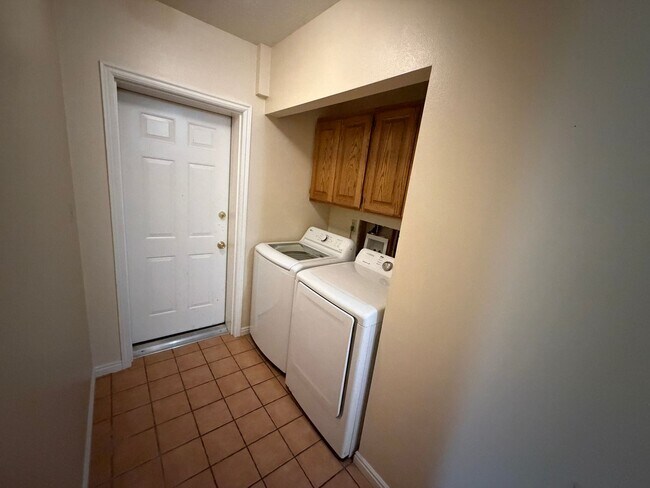Building Photo - 479 S Palisade Dr