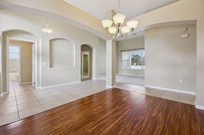 Building Photo - Spacious 3-Bedroom Gem with 2 Baths and 2238 Sq Ft of Comfort in Clermont!