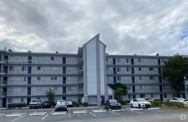 Building Photo - 8540 N Sherman Cir