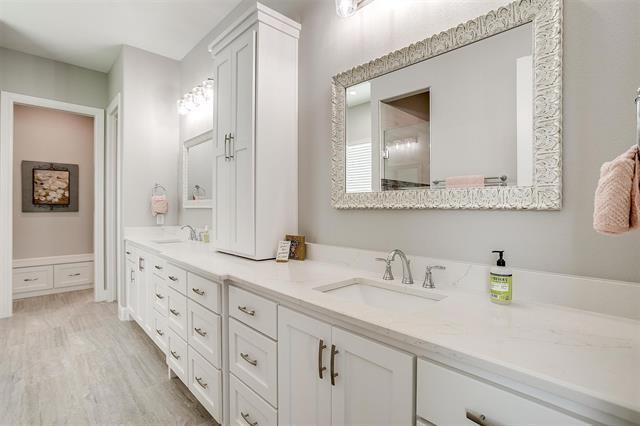 Building Photo - 7730 Barber Rnch Rd