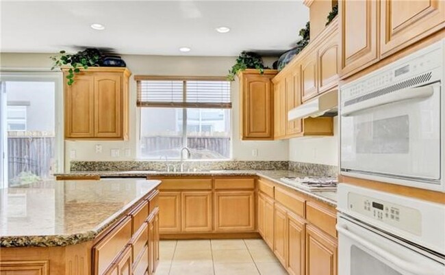 Building Photo - DREAMY 5 Bed/3 Bath OASIS - Discovery Bay