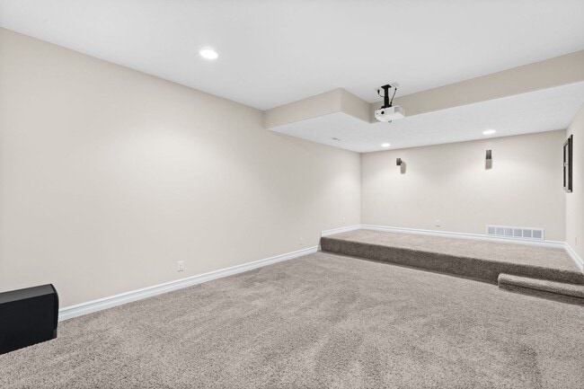 Building Photo - Stunning 4 bedroom Ranch in Elkhorn