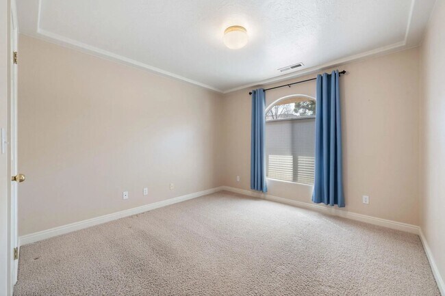 Building Photo - 4 Bedroom Retreat Overlooking Snow Canyon ...