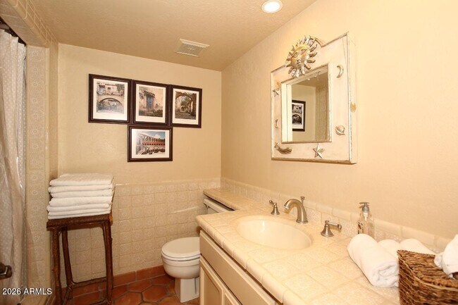 Building Photo - 6218 N 30th Pl