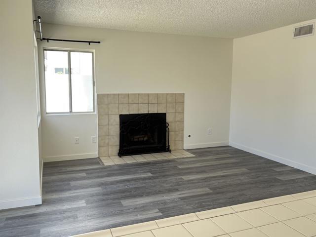 Building Photo - 735 Rivertree Dr