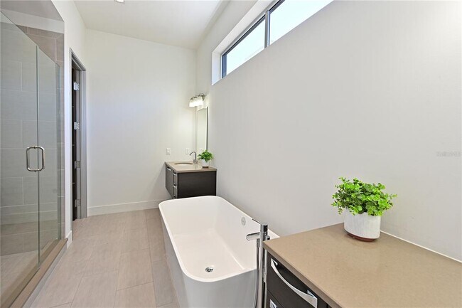 Building Photo - 221 Cosmopolitan Ct