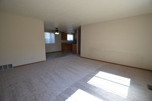Building Photo - 2220 Piros Dr