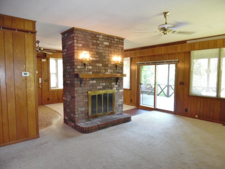 Building Photo - 2638 Table Rock Rd