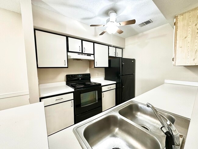 Building Photo - 815 Boynton Beach Blvd