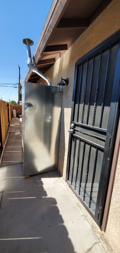 Building Photo - 938 E. 4th St.