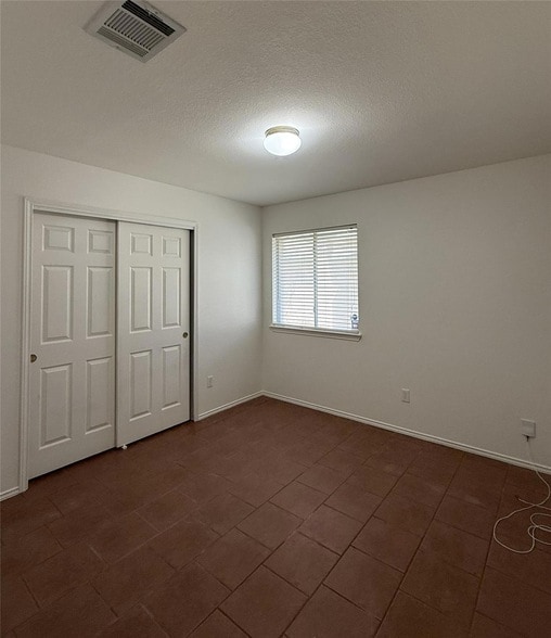 Building Photo - 700 House Creek Dr