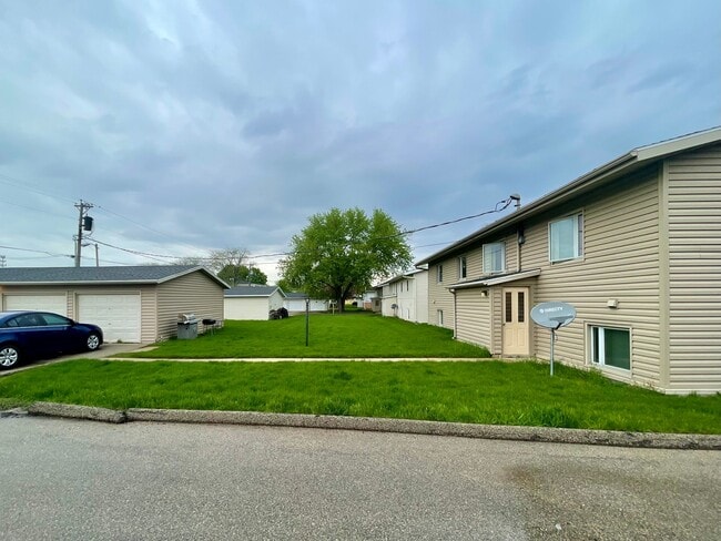 Building Photo - Chester Estates