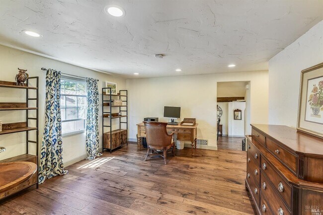 Building Photo - 9 El Camino Real