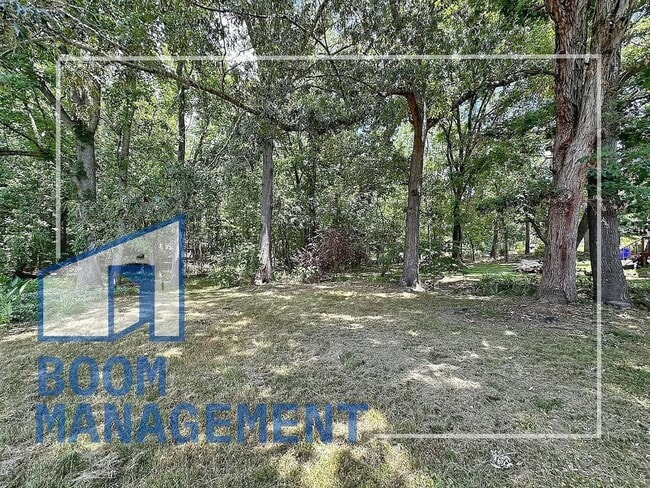 Building Photo - 200 Rencher St