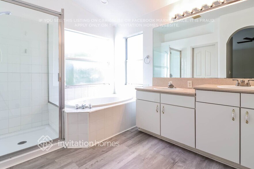 Building Photo - 12019 Deacons Croft Ln
