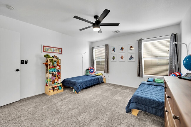 Building Photo - 11142 Romola St