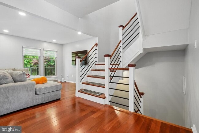 Building Photo - 6608 Westbury Oaks Ct