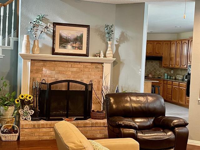 Building Photo - 704 Cottonwood Bend Dr