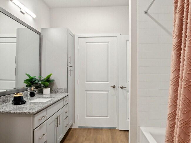 Building Photo - Hot Offer! 8 Weeks Free + $1,000 GC