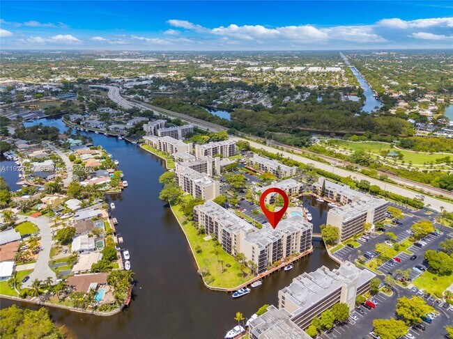 Building Photo - 12 Royal Palm Way