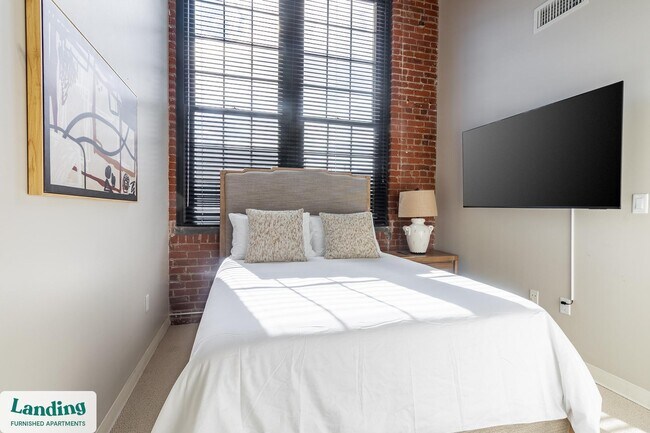 Building Photo - 275 Winchester Ave