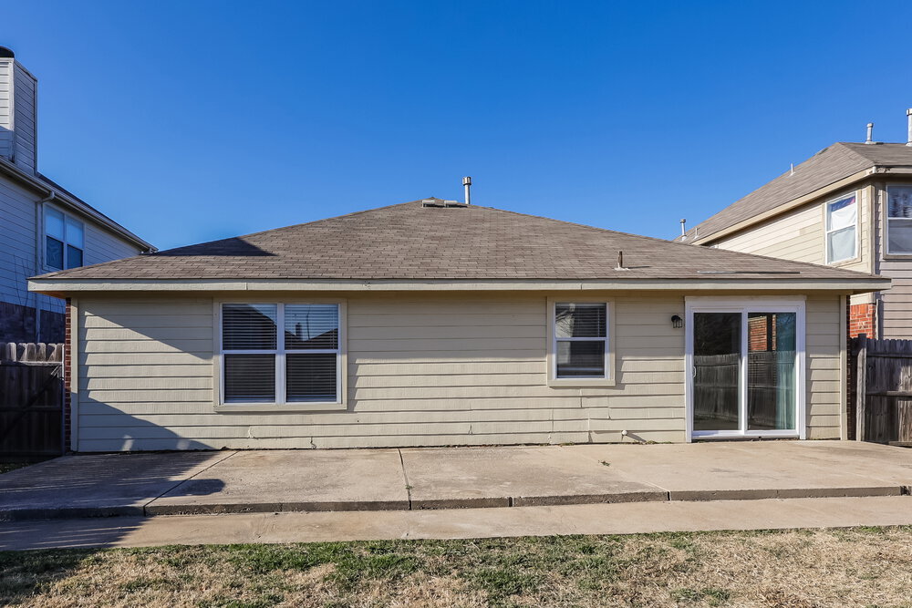 Building Photo - 4701 Palm Ridge Dr