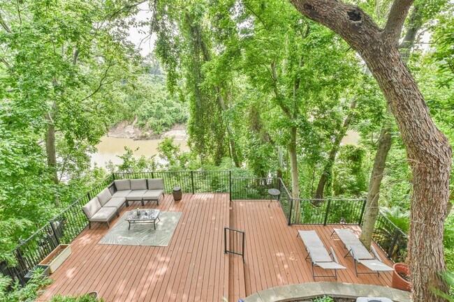 Building Photo - 4736 Post Oak Timber Dr