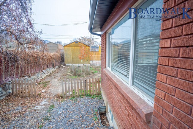 Building Photo - Newly Remodeled 3 Bedroom East of Harrison Blvd!