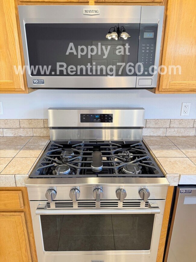 Building Photo - Clean and Well Maintained 2 Bed Home Near Military base