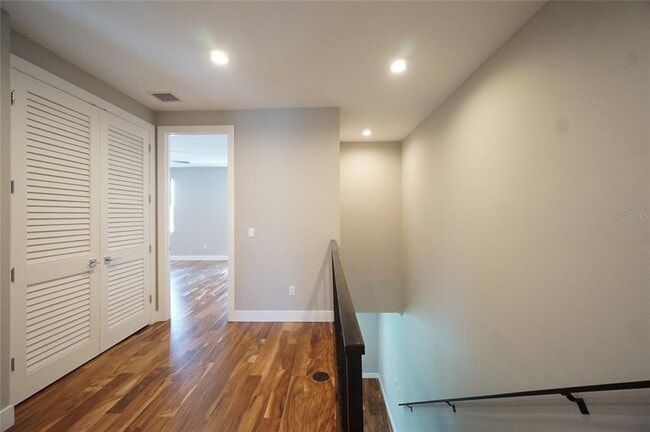 Building Photo - 4910 W McElroy Ave