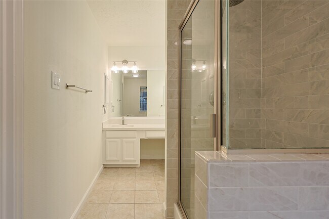 Building Photo - 2109 Eastlands St