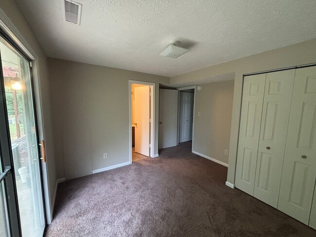 Building Photo - 138 Montview Forest Dr