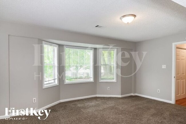 Building Photo - 860 Green Forest Dr