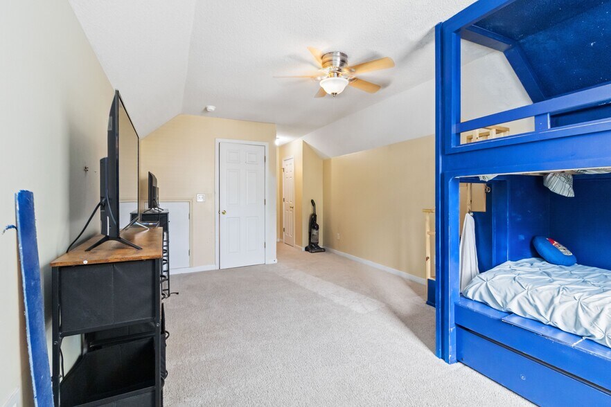 Building Photo - 4273 Holliday Rd